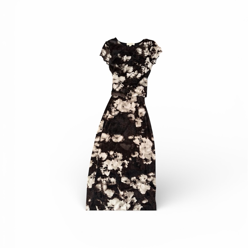 Elegant Black and White 2-piece body con Skirt&top